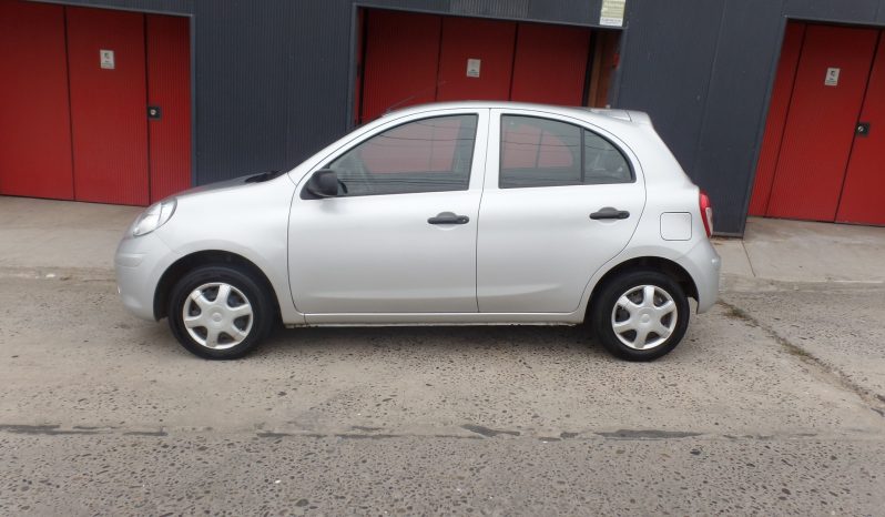 NISSAN  MARCH  2017  $ 5.990.000.- lleno